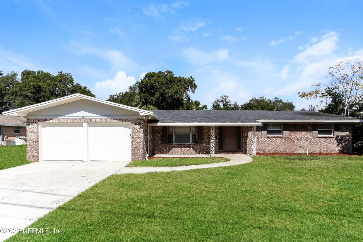 Foto principal - 6857 Clifton Forge Rd