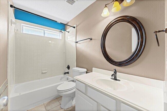 Building Photo - 15107 Summer Sunset Dr