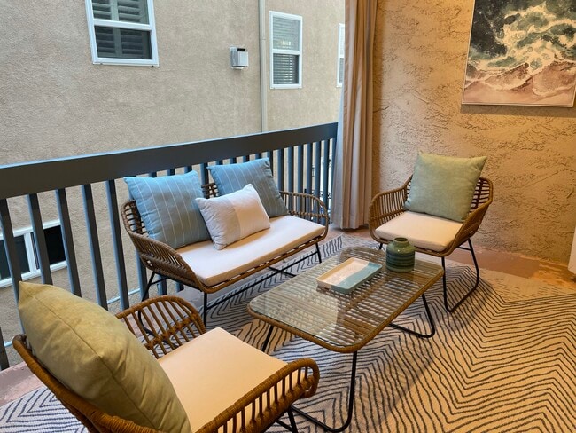 Amplia terraza - 77 15th St