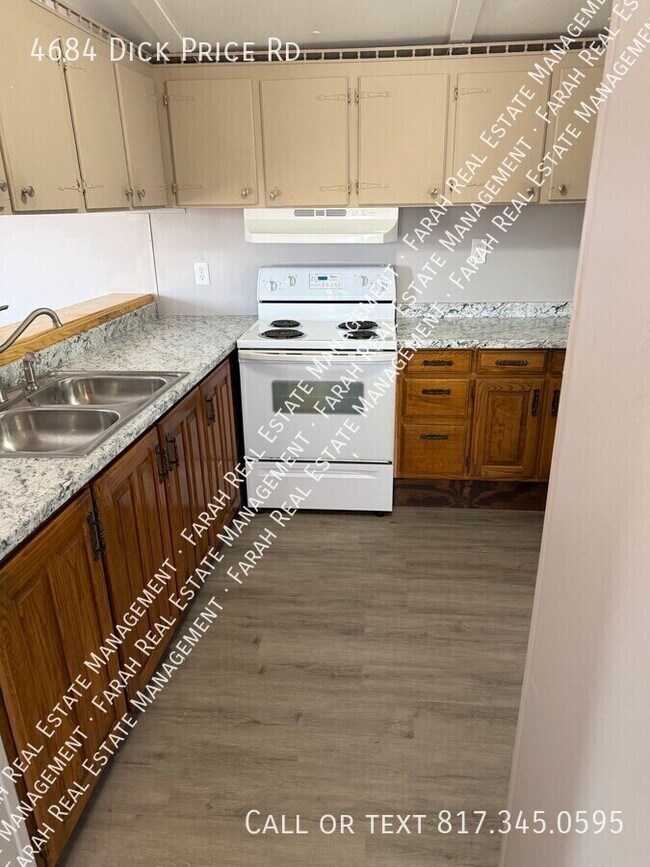 Foto del edificio - 4684 Dick Price Rd