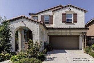 Building Photo - 1523 Oliveira Dr