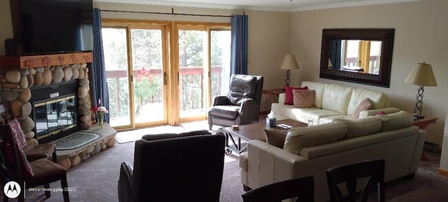 Building Photo - 305 S Park Ave