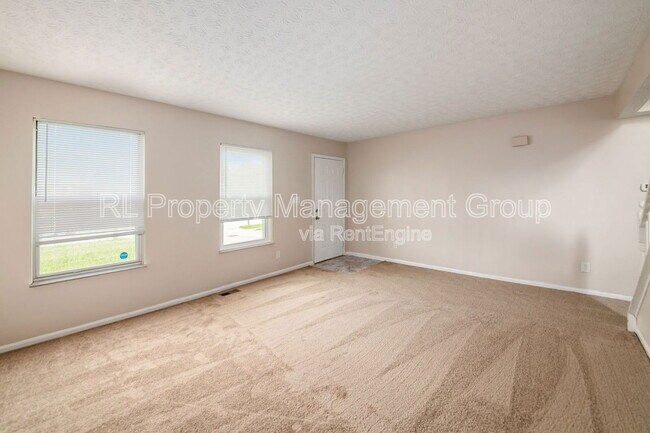 Foto del edificio - 7179 Feather Ct