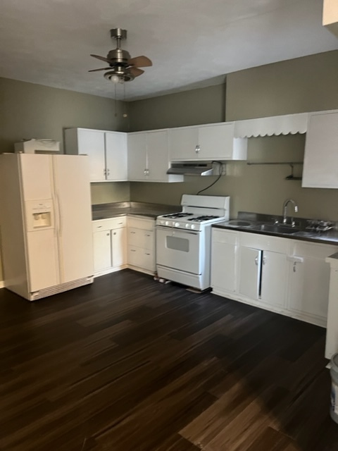 Kitchen - 3703 Alexis St