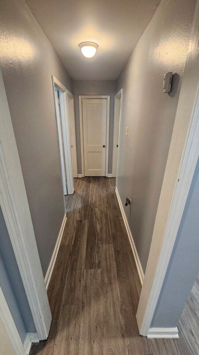 Sala - 3145 Amarillo St