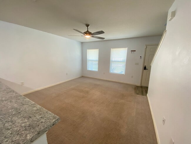 Foto del edificio - Four Bedroom / Three Bath Home