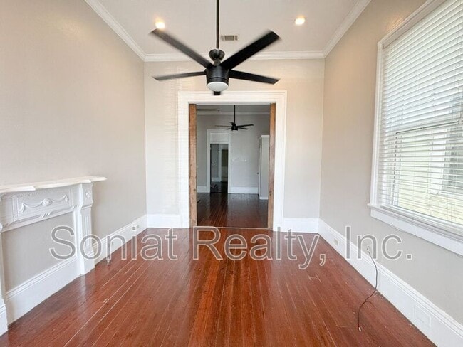 Building Photo - 340 Elmira Ave