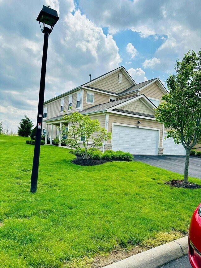 Foto del edificio - 3225 Rossmore Cir