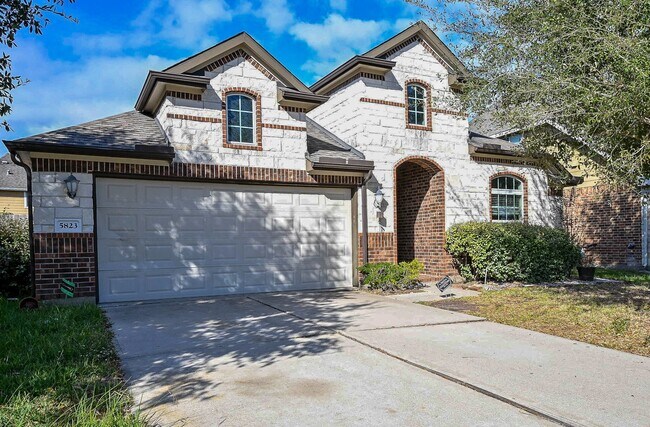 Foto del edificio - 5823 Hillside River Ln