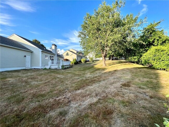 Building Photo - 65 Carriage Trl