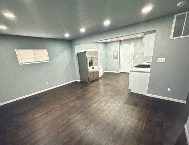 Building Photo - 1824 Central Dr