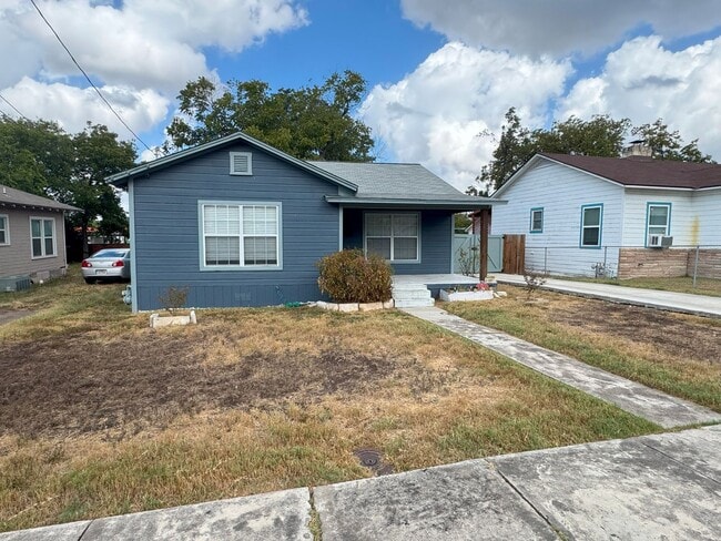 Photo - 323 Arlington Ct House