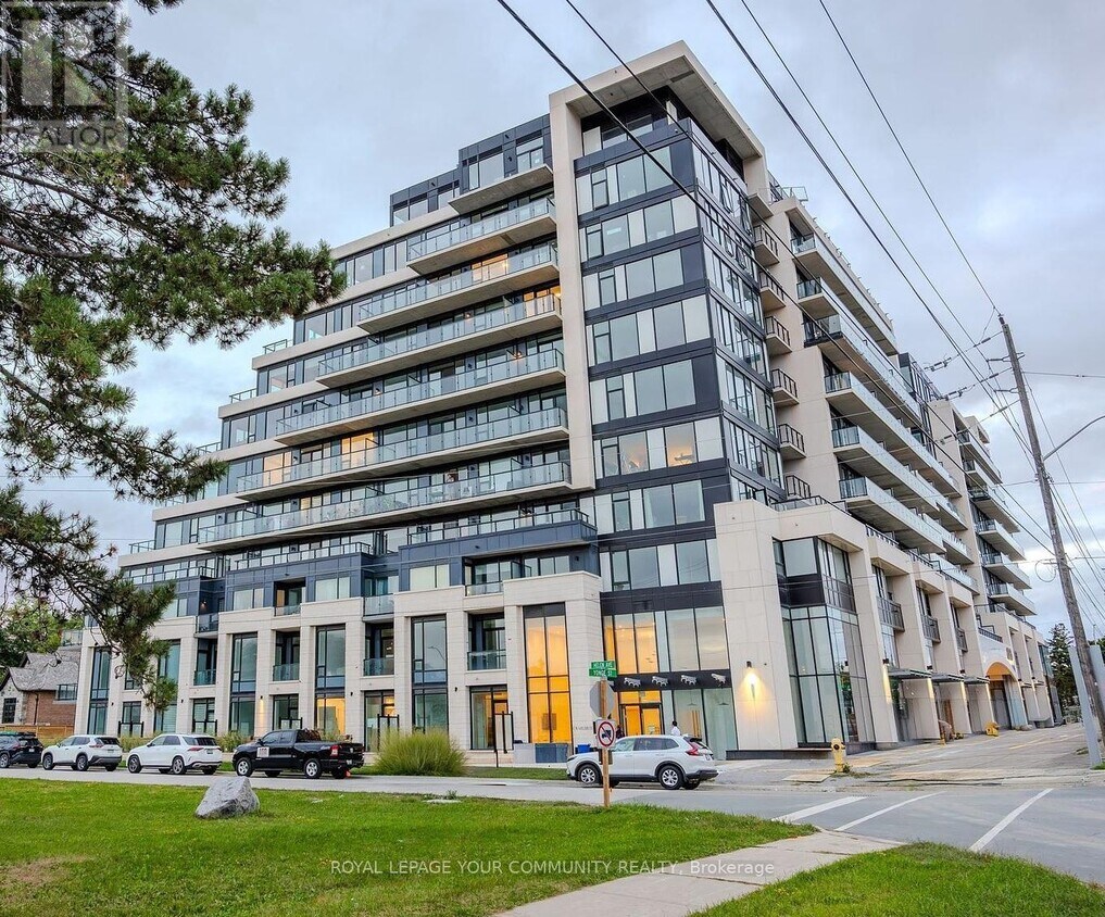 Primary Photo - 8188-8188 Yonge St