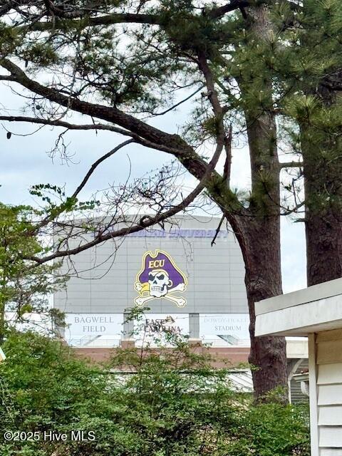 Foto del edificio - 1713 Treemont Dr