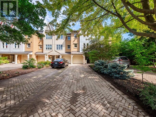 Building Photo - 81 Brant St