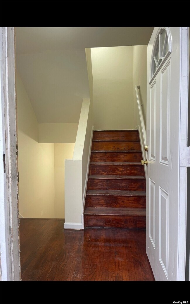 Foto del edificio - 439A Blake Ave