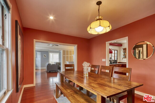 Building Photo - 453 Rialto Ave