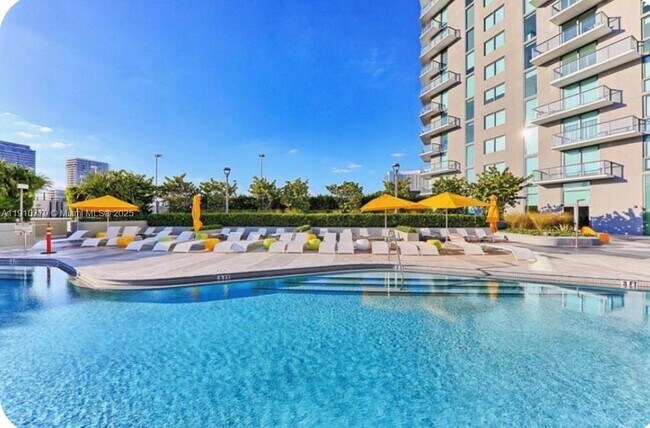 Foto del edificio - 501 NE 31st St