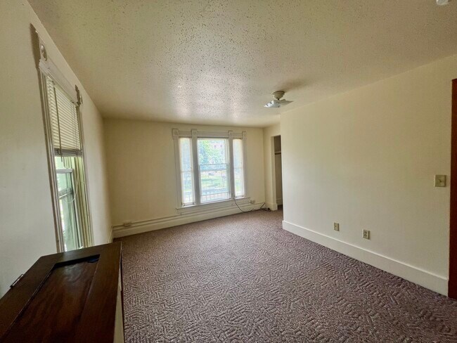 Foto del edificio - 818 S Barstow St