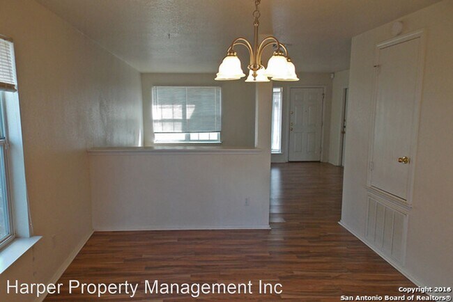 Building Photo - 3 br, 2 bath House - 8304 Heights Valley