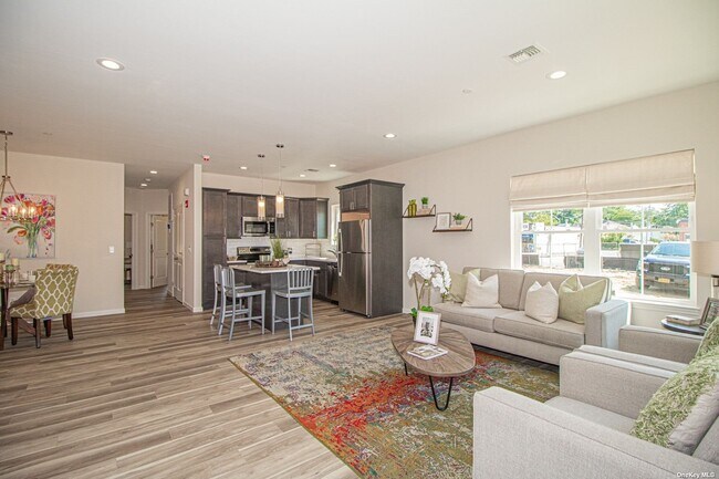 Foto del edificio - 766 Deer Park Rd