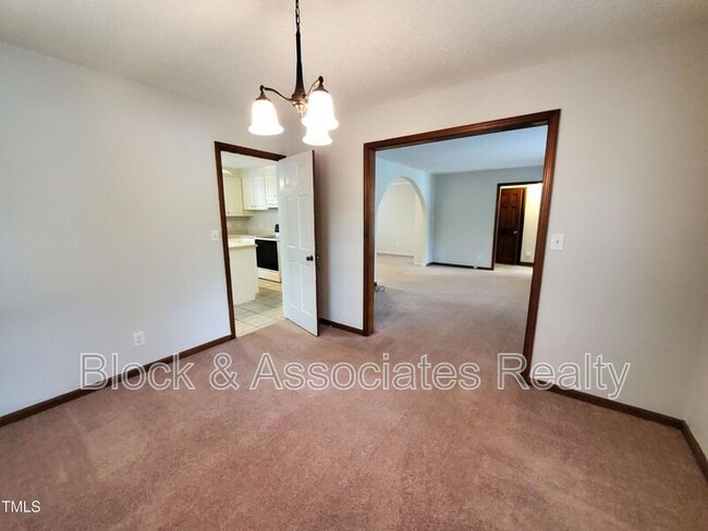 Foto del edificio - 1057 Dunsford Pl
