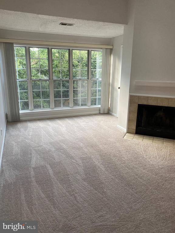 Building Photo - 12106 Greenway Ct