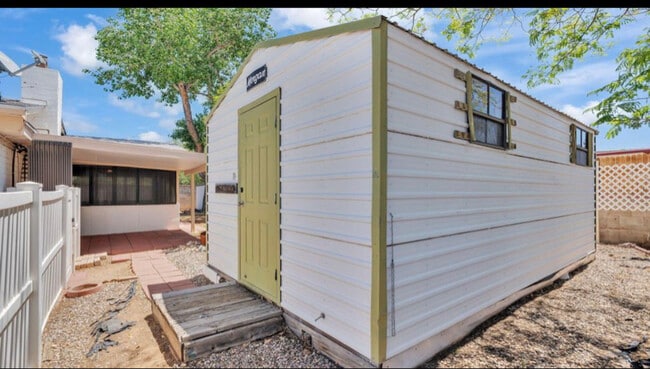 Building Photo - 9402 Claremont Ave NE