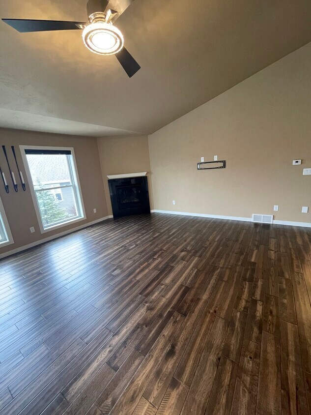 1507 Meadow Park Dr Unit N1507, Greenville, WI 54942 Condo for Rent in Greenville, WI