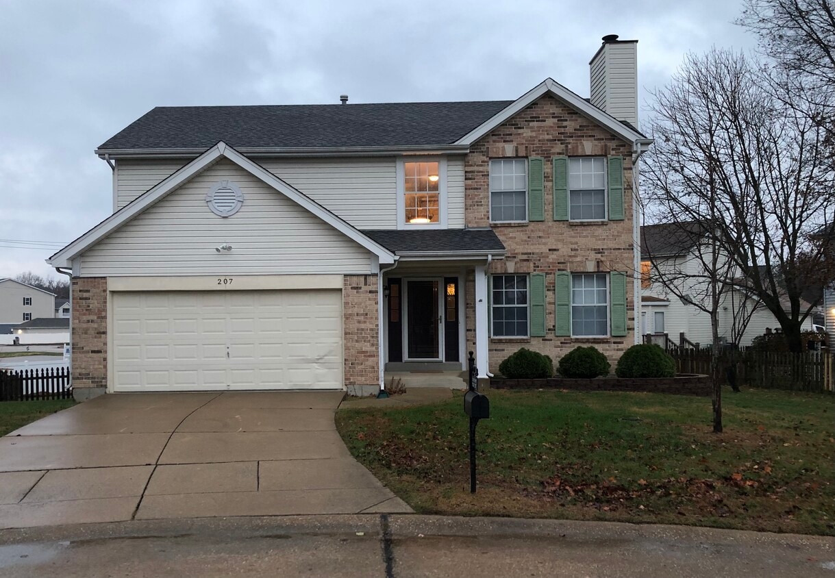207 Westwind Estates Ct, Valley Park, MO 63088 House for Rent in