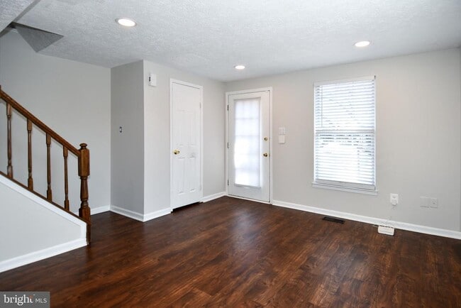 Building Photo - 1648 Fieldthorn Dr