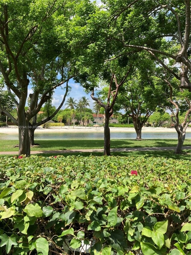 Building Photo - 9662 SW 148th Ave