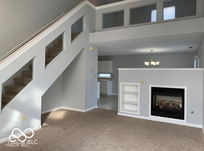 Foto del edificio - 684 Mountain Pine Dr