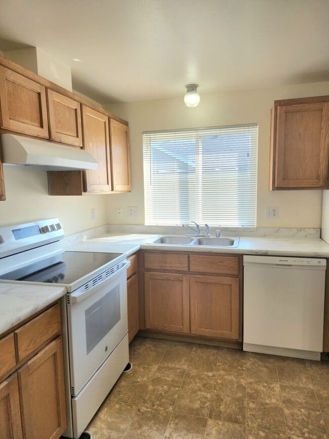 Building Photo - 2426 Callow Rd