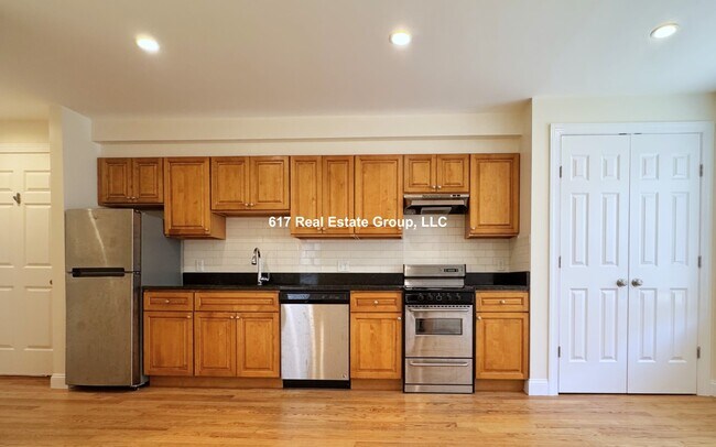 Foto del edificio - 379 Harvard St