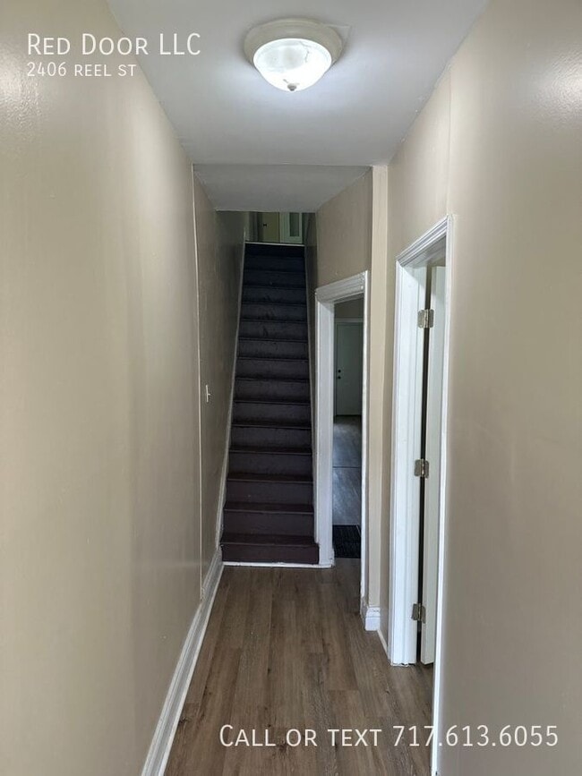 Building Photo - 2406 Reel St