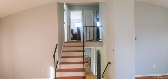 Foto del edificio - 6 Cypress Ln