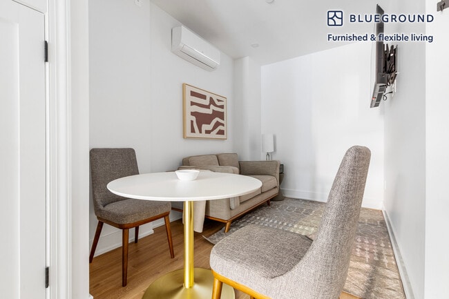 Foto del edificio - 307 W 39th St