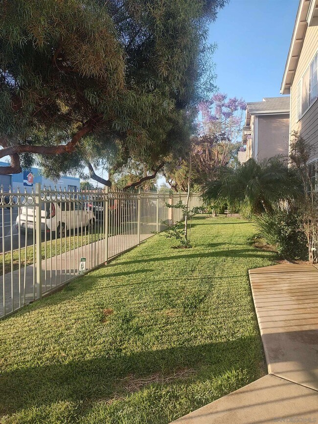 Foto del edificio - 4111 Poplar St