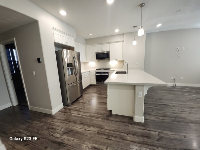 Building Photo - 1573 De Rome Dr