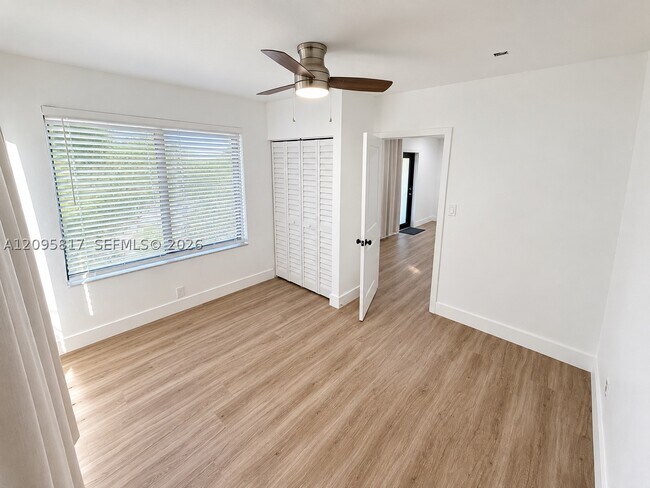 Foto del edificio - 2080 NE 172nd St
