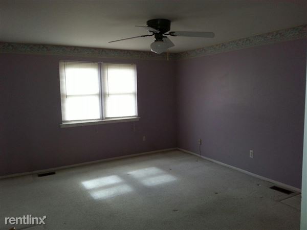 Building Photo - 1636 Dancer Dr