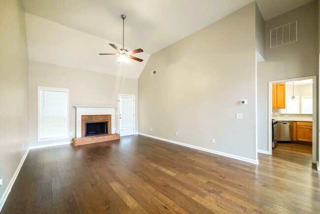Foto del edificio - 116 Freeman Forest Dr