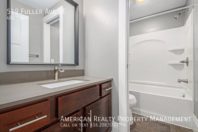 Building Photo - 519 Fuller Ave SE