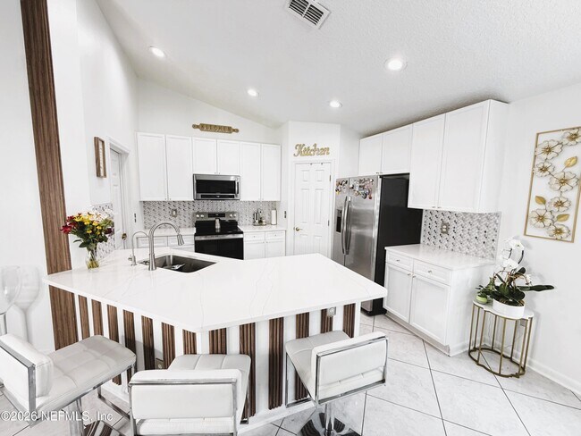 Foto del edificio - 13752 Goodson Pl