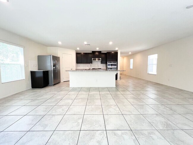 Building Photo - 9063 Jade Vine Ave