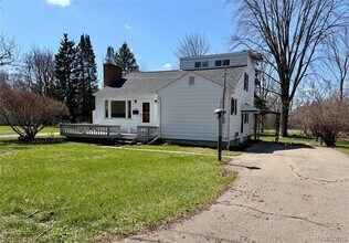 Building Photo - 413 Bridson St