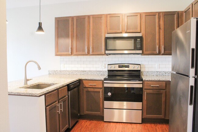 Foto del edificio - 3221 Redhawk St