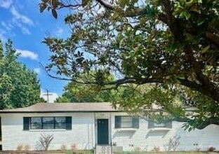 Building Photo - 4801 Selkirk Dr