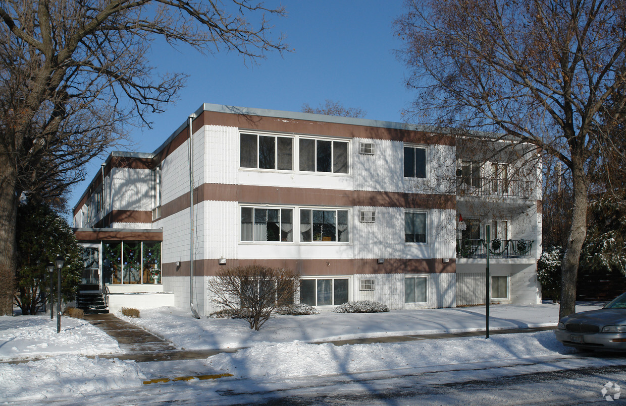 Primary Photo - Harrison Apartments